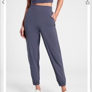 Athleta Brooklyn Jogger in Medieval Violet